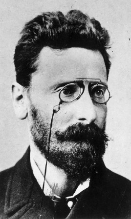Joseph Pulitzer, a Hungarian immigrant, became one of the greatest American newspaper publishers in history. He established the Pulitzer Prizes for achievements in journalism, literature, music, and art. © Hulton Archives/Getty Images