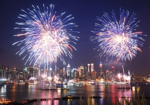 Independence Day firework show in Hudson River as annual traditional event to celebrate the birth of United States, July 4, 2010 in Manhattan, New York City. Credit: © Songquan Deng, Shutterstock