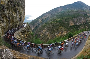 The pack of riders cycles in the Alps mountains during the fifteenth stage of the 95th Tour de France cycling race between Embrun and Prato Nevoso July 20, 2008. Credit: © Bogdan Cristel, Reuters