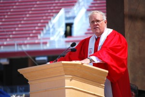 John L. Hennessy, 10th president (since October 2000) of Leland Stanford Junior University in Stanford, California, United States of America. This photo shows him giving a speech at Stanford University's commencement on 2007-06-17 in Stanford Stadium.  Credit: Eric Chan (licensed under CC BY 2.0) 