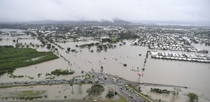 Seen is a general view of a blocked major intersection in the flooded Townsville suburb of Idalia on February 04, 2019 in Townsville, Australia. Queensland Premier Annastacia Palaszczuk has warned Townsville residents that flooding has not yet reached its peak as torrential rain continues. The continued inundation forced authorities to open the floodgates on the swollen Ross River dam on Sunday night.  Credit: © Ian Hitchcock, Getty Images
