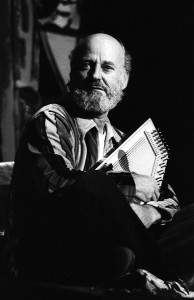 American poet, painter and liberal activist Lawrence Ferlinghetti poses for a portrait while playing an autoharp circa 1971 in San Francisco, California.  Credit: © Robert Altman, Michael Ochs Archives/Getty Images