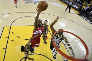 Kawhi Leonard #2 of the Toronto Raptors attempts a shot against the Golden State Warriors during Game Six of the 2019 NBA Finals at ORACLE Arena on June 13, 2019 in Oakland, California.  Credit: © Kyle Terada, Getty Images