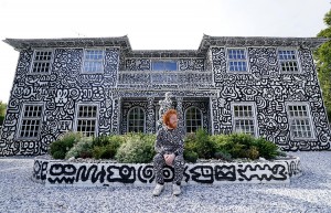 Mr. Doodle doodles his entire mansion in Kent, England. Credit: © Gareth Fuller, PA Images/Alamy Images